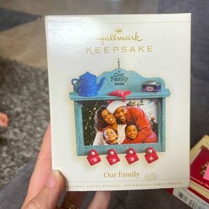 2006 Our family Hallmark ornament